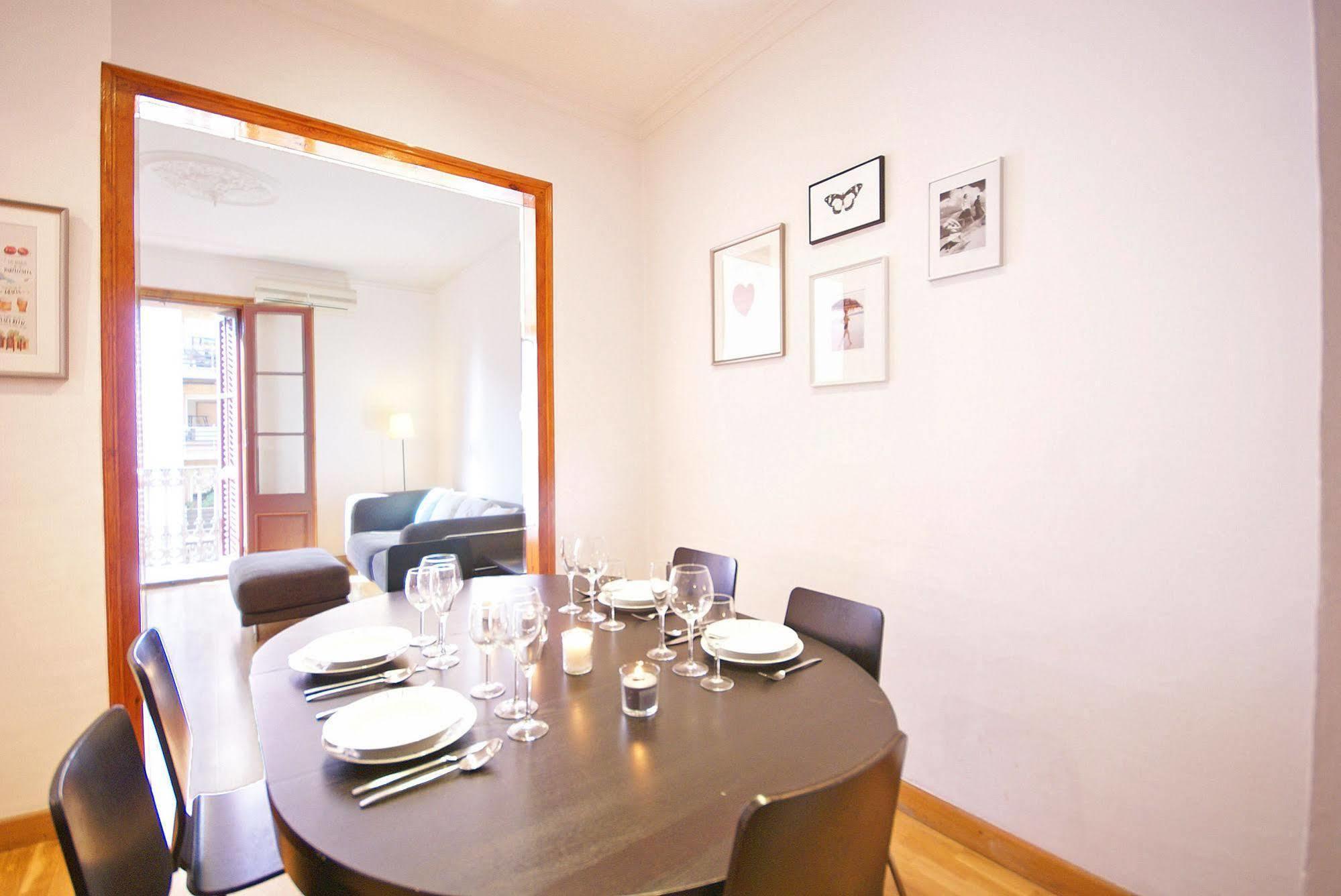 Flateli Aribau Apartment Barcelona Ngoại thất bức ảnh