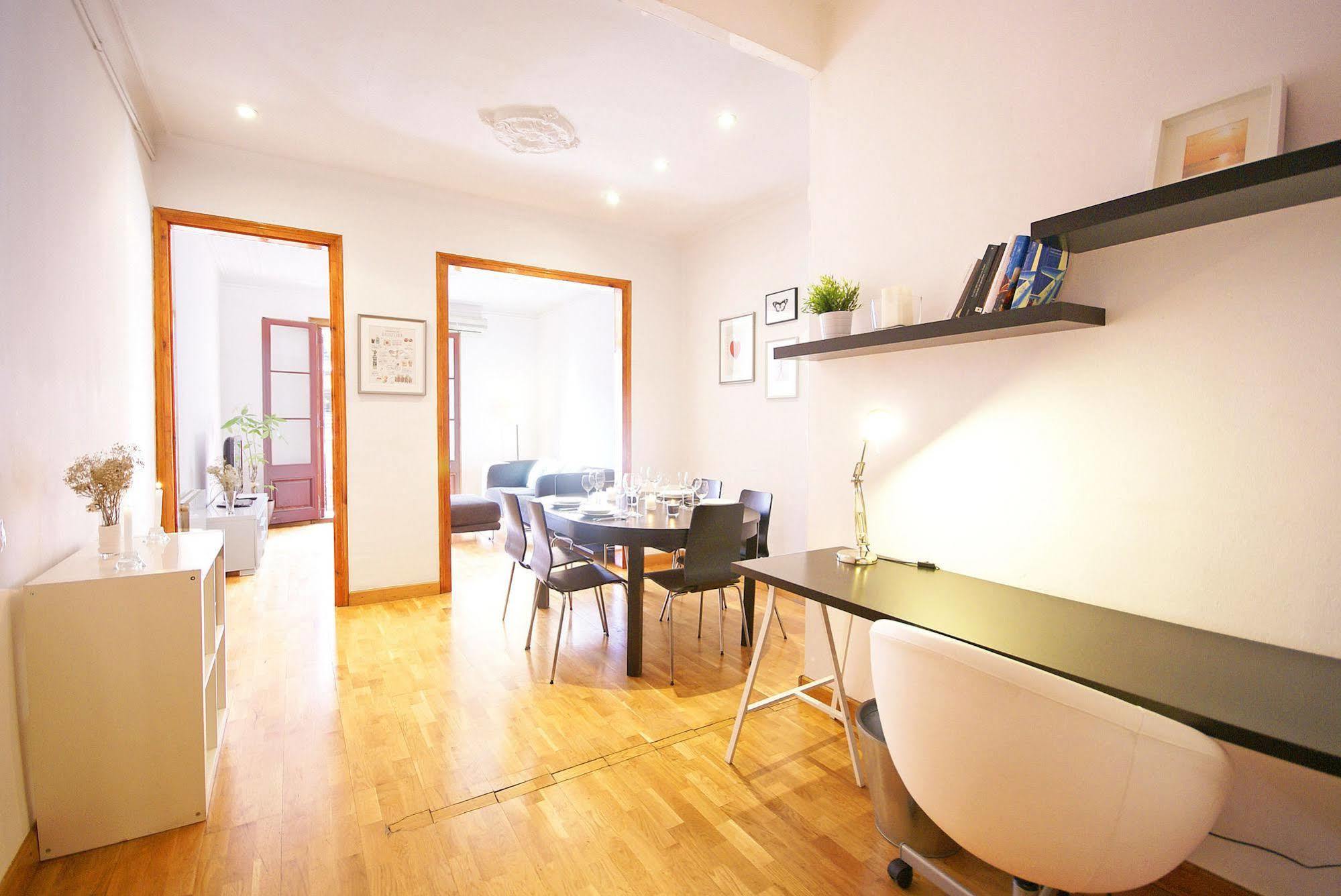 Flateli Aribau Apartment Barcelona Ngoại thất bức ảnh