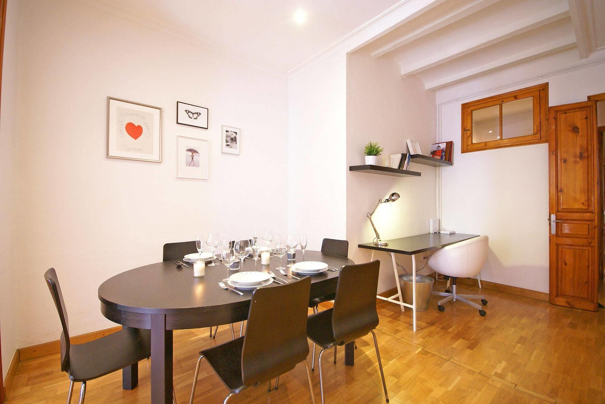 Flateli Aribau Apartment Barcelona Ngoại thất bức ảnh