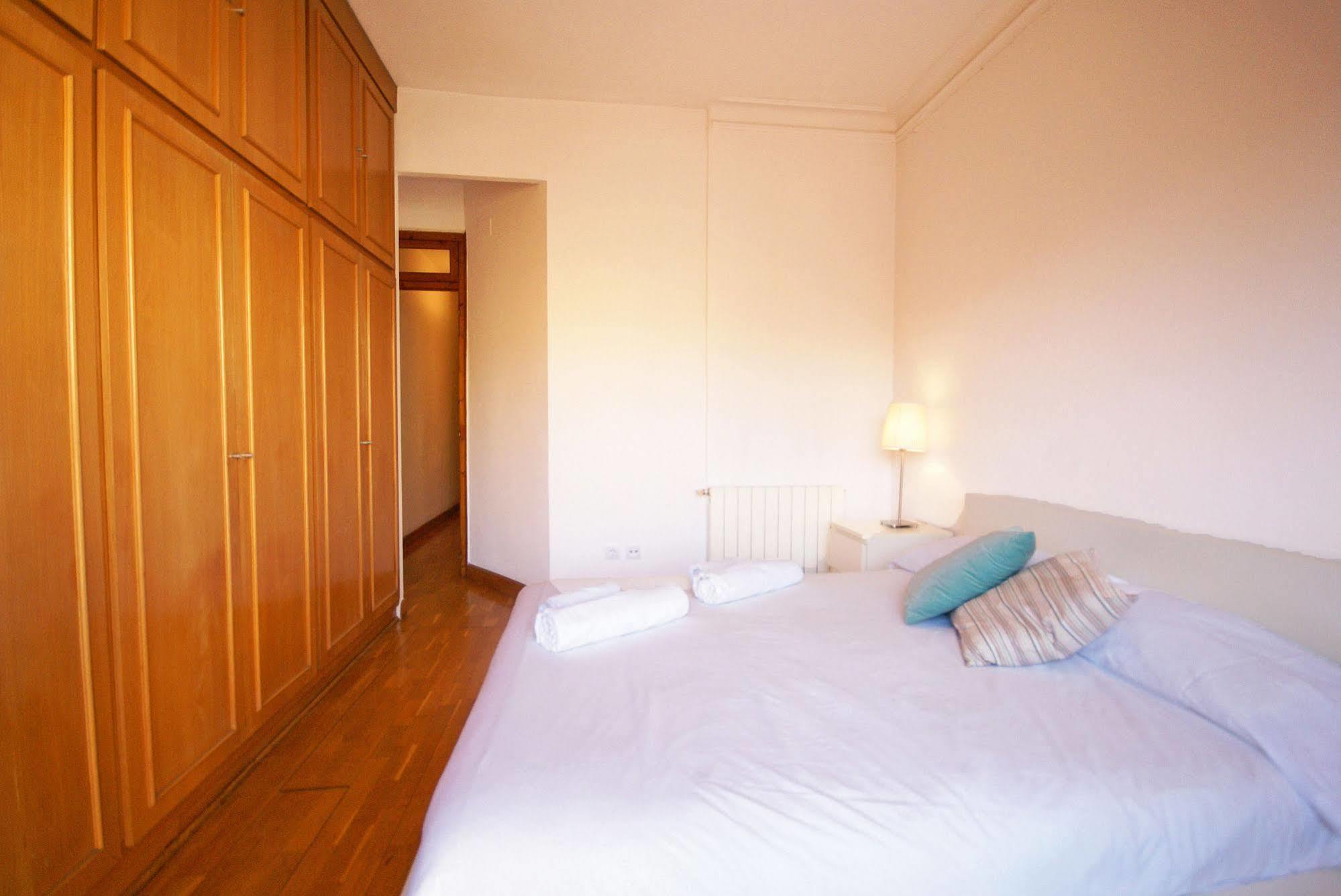 Flateli Aribau Apartment Barcelona Ngoại thất bức ảnh
