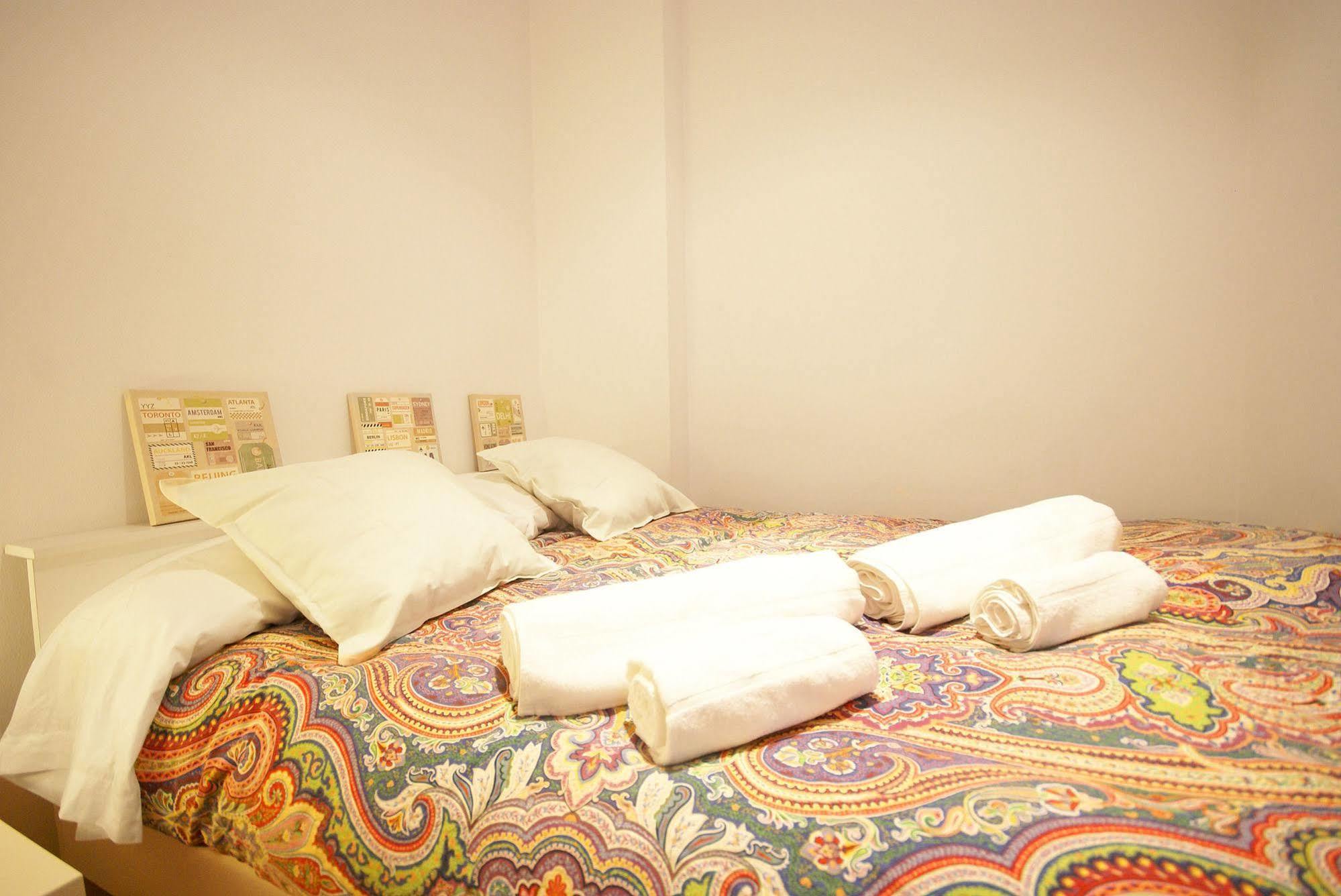 Flateli Aribau Apartment Barcelona Ngoại thất bức ảnh